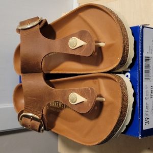 Birkenstock 8-8.5 GIZEH BIG BUCKLE SANDAL IN COGNAC